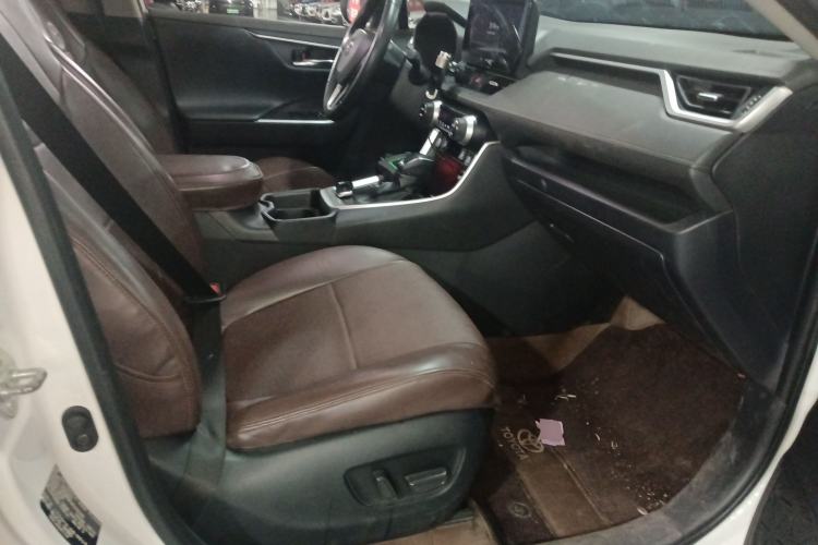Used Toyota RAV4 2023 2.0L CVT 4x4 Explorer Plus Edition Right Front Seat