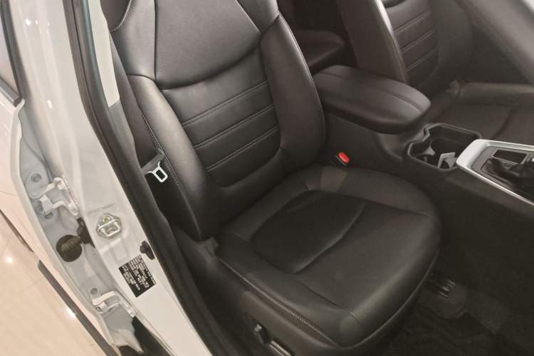 Used Toyota RAV4 2023 2.0L CVT Two-Wheel Drive Fashion Plus Edition Right Front Seat