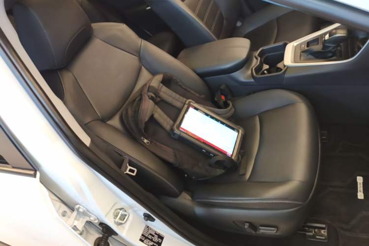Used Toyota RAV4 2023 Dual-Engine 2.5L E-CVT Two-Wheel Drive Elite Plus Edition Right Front Seat