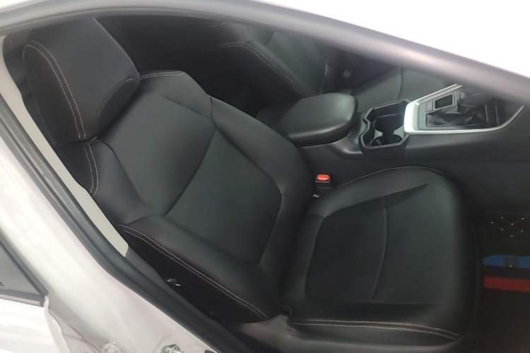 Used Toyota RAV4 2023 Dual-Motor 2.5L E-CVT Two-Wheel Drive Elite Edition Right Front Seat