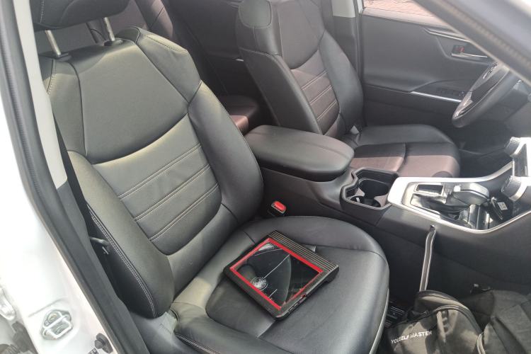 Used Toyota RAV4 2023 2.0L CVT Two-Wheel Drive Fashion Plus Edition Right Front Seat