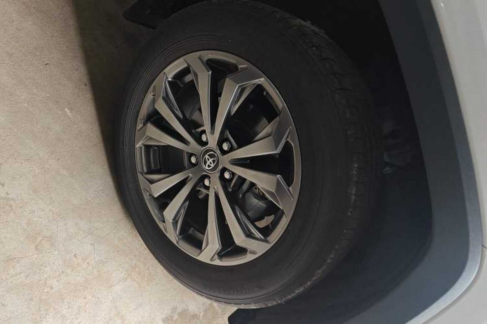 Used Toyota RAV4 2023 2.0L CVT Two-Wheel Drive Fashion Plus Edition Right Front Wheel Hub
