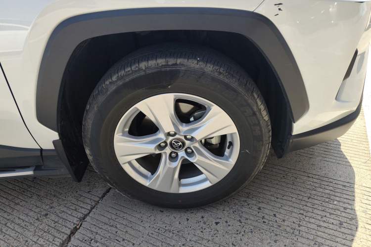 Used Toyota RAV4 2023 2.0L CVT Two-Wheel Drive Urban Edition Right Front Wheel Hub