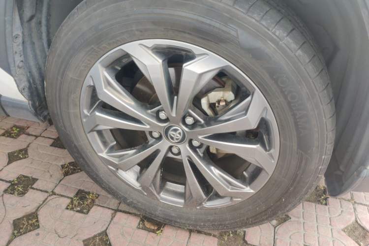 Used Toyota RAV4 2023 2.0L CVT Two-Wheel Drive Fashion Plus Edition Right Front Wheel Hub