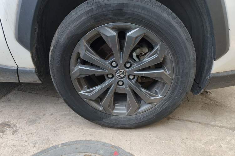 Used Toyota RAV4 2023 2.0L CVT Two-Wheel Drive Fashion Edition Right Front Wheel Hub
