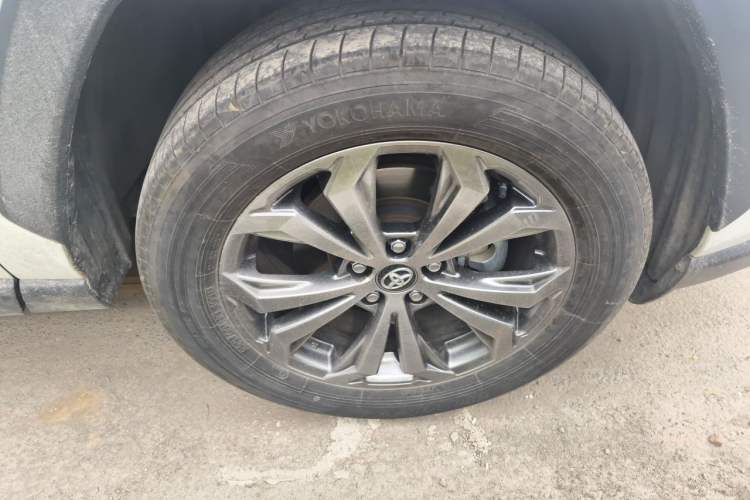 Used Toyota RAV4 2023 Dual-Engine 2.5L E-CVT Two-Wheel Drive Elite Plus Edition Right Front Wheel Hub