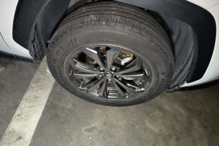 Used Toyota RAV4 2023 2.0L CVT Two-Wheel Drive Fashion Plus Edition Right Front Wheel Hub