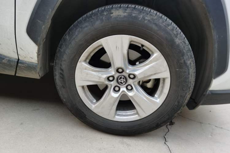Used Toyota RAV4 2023 2.0L CVT Two-Wheel Drive Urban Edition Right Front Wheel Hub