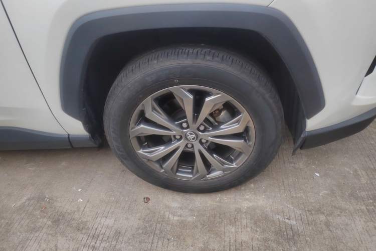 Used Toyota RAV4 2023 2.0L CVT Two-Wheel Drive Fashion Plus Edition Right Front Wheel Hub