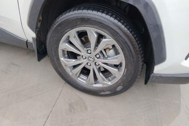 Used Toyota RAV4 2023 2.0L CVT Two-Wheel Drive Fashion Plus Edition Right Front Wheel Hub