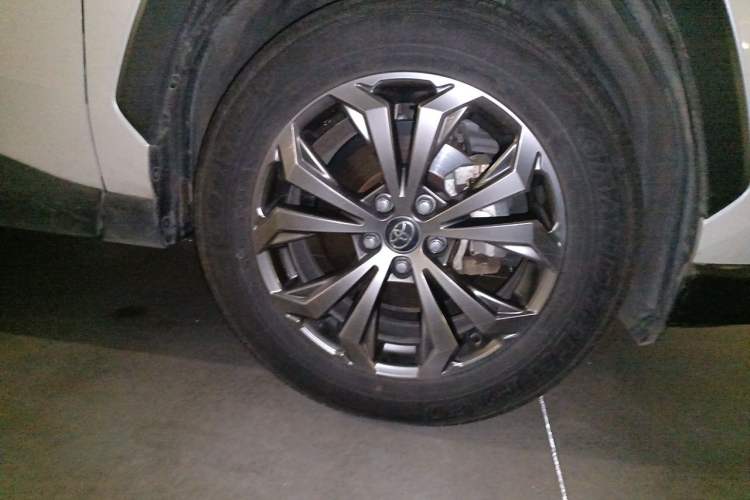 Used Toyota RAV4 2023 2.0L CVT Two-Wheel Drive Fashion Plus Edition Right Front Wheel Hub