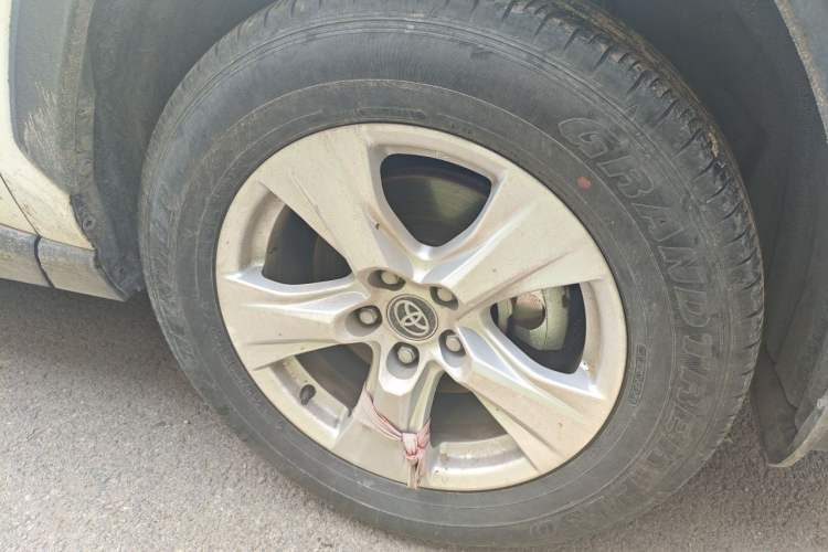 Used Toyota RAV4 2023 2.0L CVT Two-Wheel Drive Urban Edition Right Front Wheel Hub