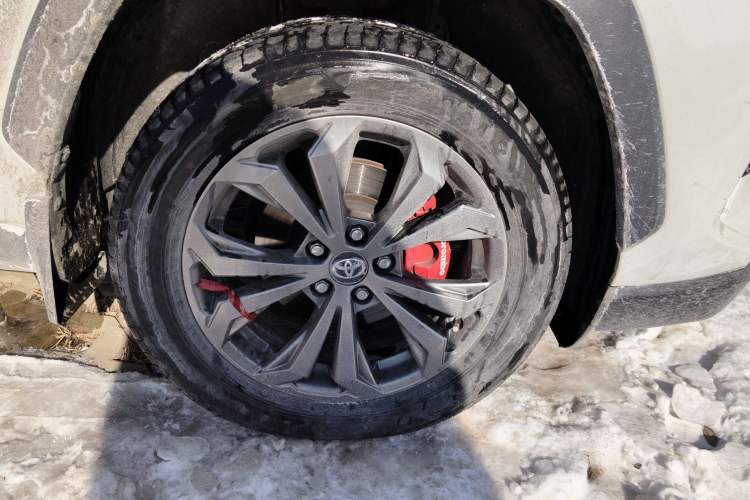 Used Toyota RAV4 2023 Dual-Motor 2.5L E-CVT Two-Wheel Drive Elite Edition Right Front Wheel Hub