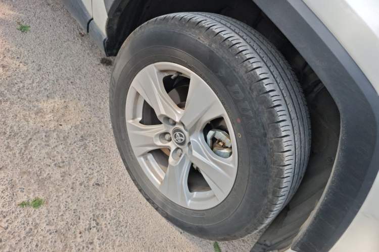 Used Toyota RAV4 2023 2.0L CVT Two-Wheel Drive Urban Edition Right Front Wheel Hub