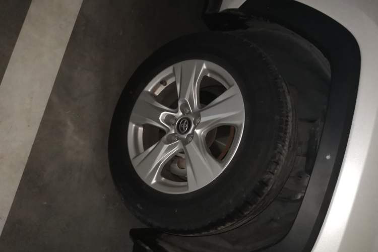 Used Toyota RAV4 2023 2.0L CVT Two-Wheel Drive Urban Edition Right Front Wheel Hub
