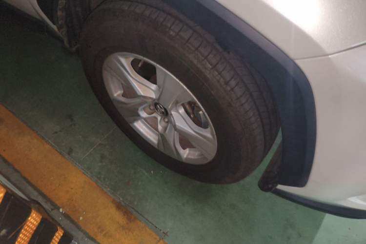 Used Toyota RAV4 2023 2.0L CVT Two-Wheel Drive Urban Edition Right Front Wheel Hub