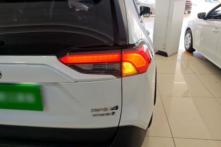 Used Toyota RAV4 2023 Dual-Engine 2.5L E-CVT Two-Wheel Drive Elite Plus Edition Right Rear Taillight