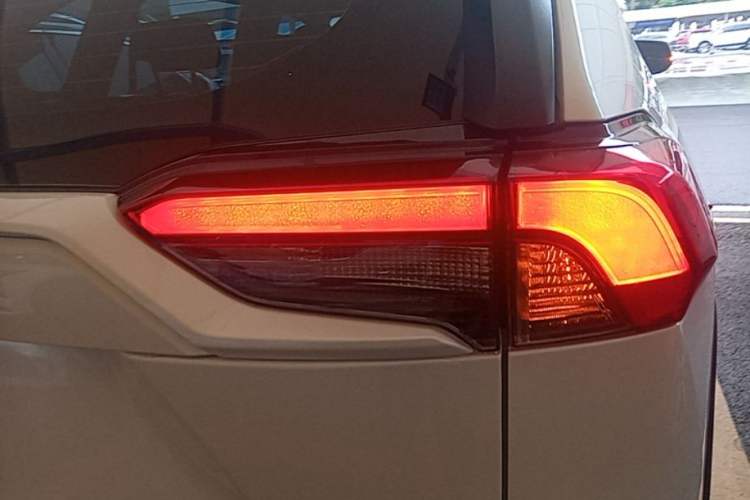 Used Toyota RAV4 2023 2.0L CVT Two-Wheel Drive Fashion Plus Edition Right Rear Taillight