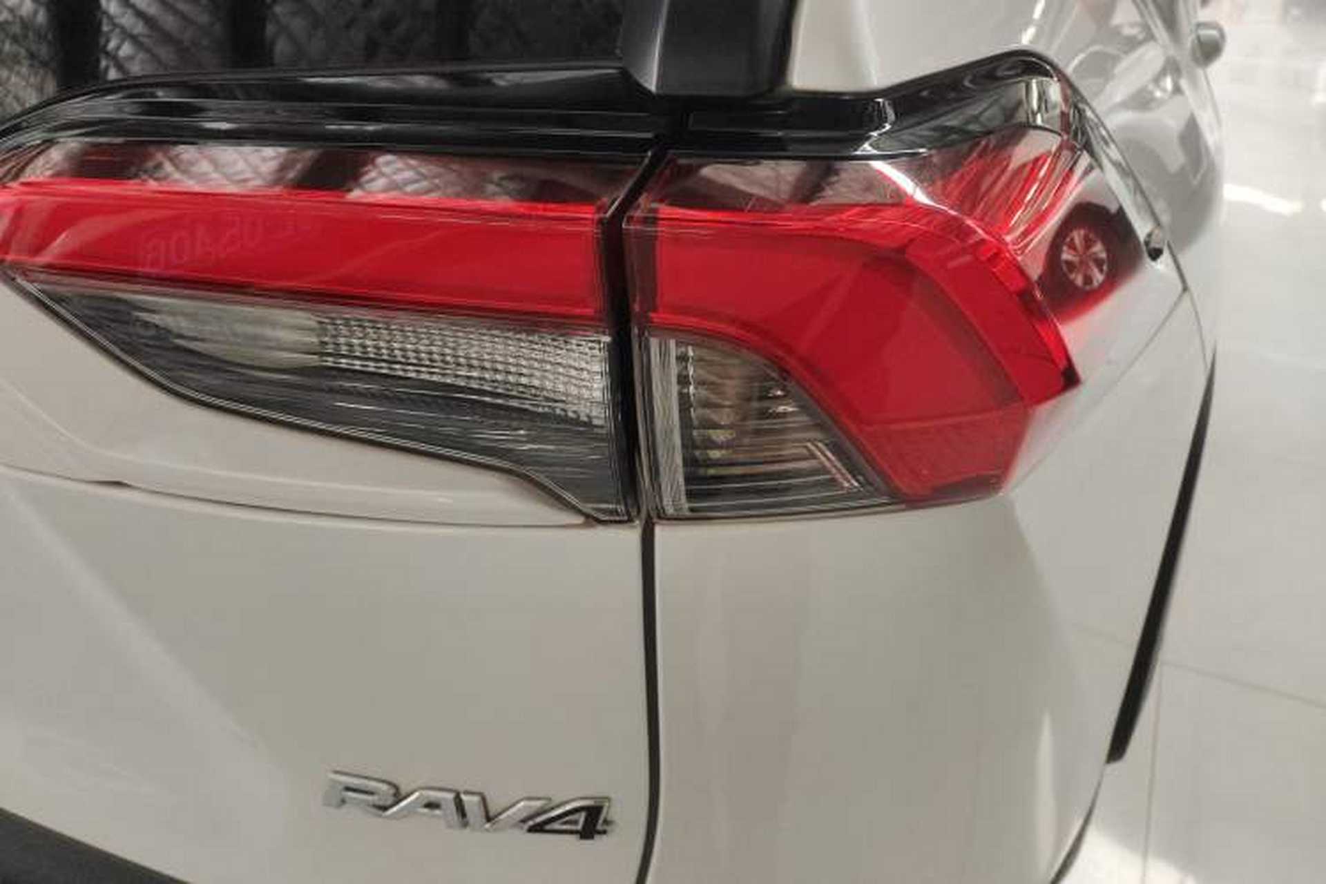 Used Toyota RAV4 2023 2.0L CVT Two-Wheel Drive 20th Anniversary Platinum Edition Right Rear Taillight
