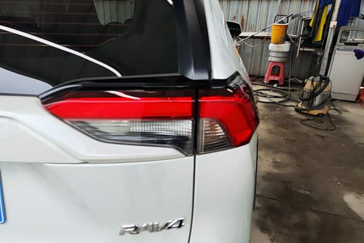 Used Toyota RAV4 2023 2.0L CVT Two-Wheel Drive Urban Edition Right Rear Taillight