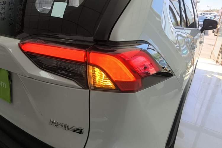 Used Toyota RAV4 2023 2.0L CVT Two-Wheel Drive Urban Edition Right Rear Taillight