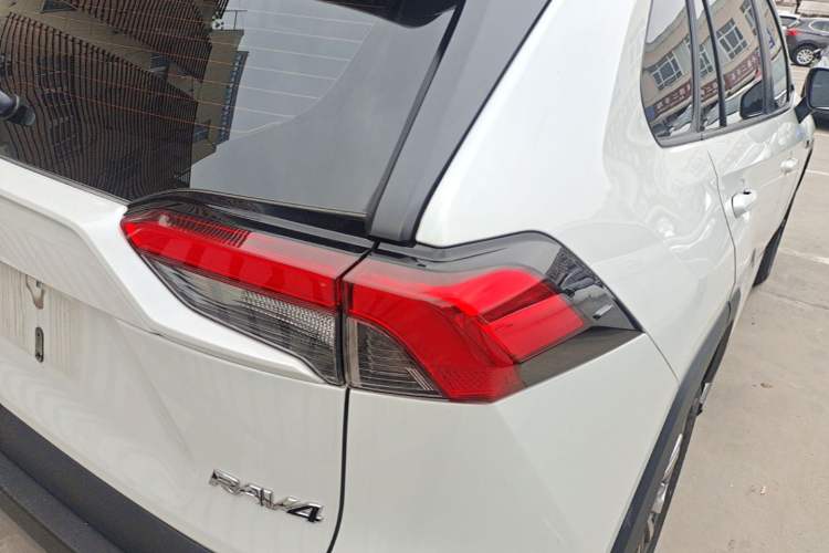 Used Toyota RAV4 2023 2.0L CVT Two-Wheel Drive 20th Anniversary Platinum Edition Right Rear Taillight