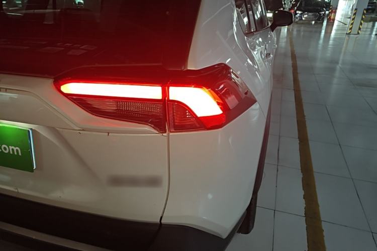 Used Toyota RAV4 2023 2.0L CVT Two-Wheel Drive Fashion Plus Edition Right Rear Taillight