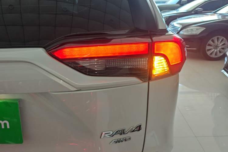 Used Toyota RAV4 2023 2.0L CVT 4x4 Adventure Edition Right Rear Taillight