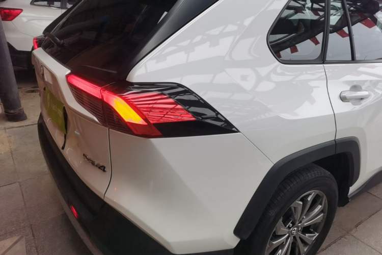 Used Toyota RAV4 2023 2.0L CVT Two-Wheel Drive Fashion Plus Edition Right Rear Taillight