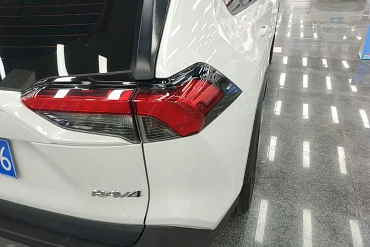 Used Toyota RAV4 2023 2.0L CVT Two-Wheel Drive Fashion Plus Edition Right Rear Taillight