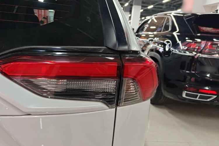 Used Toyota RAV4 2023 2.0L CVT Two-Wheel Drive Fashion Plus Edition Right Rear Taillight