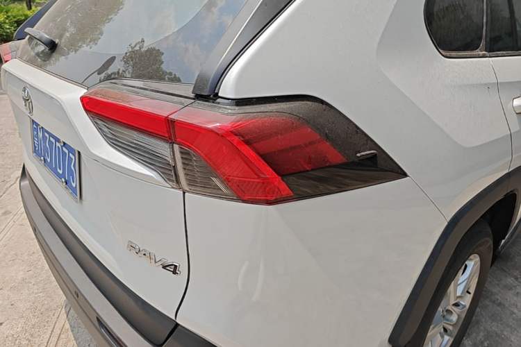 Used Toyota RAV4 2023 2.0L CVT Two-Wheel Drive Urban Edition Right Rear Taillight