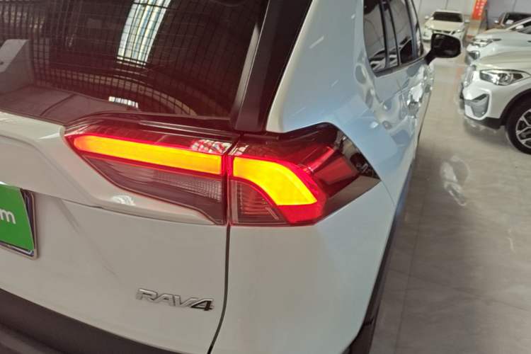 Used Toyota RAV4 2023 2.0L CVT Two-Wheel Drive Fashion Plus Edition Right Rear Taillight