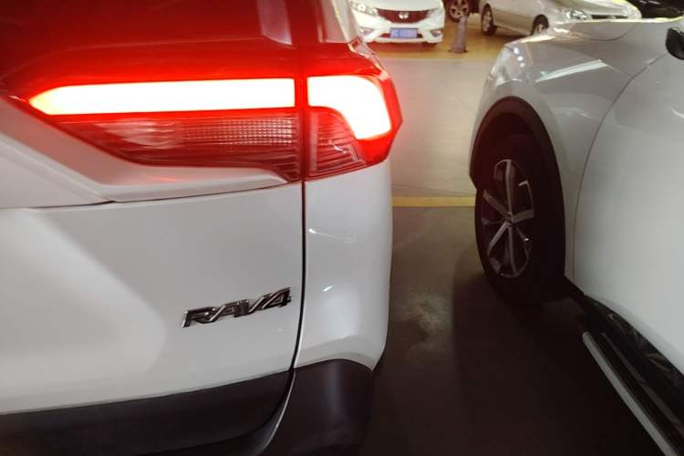 Used Toyota RAV4 2023 2.0L CVT Two-Wheel Drive Fashion Plus Edition Right Rear Taillight