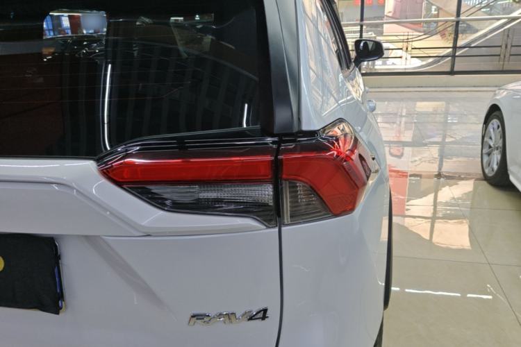 Used Toyota RAV4 2023 2.0L CVT Two-Wheel Drive Urban Edition Right Rear Taillight