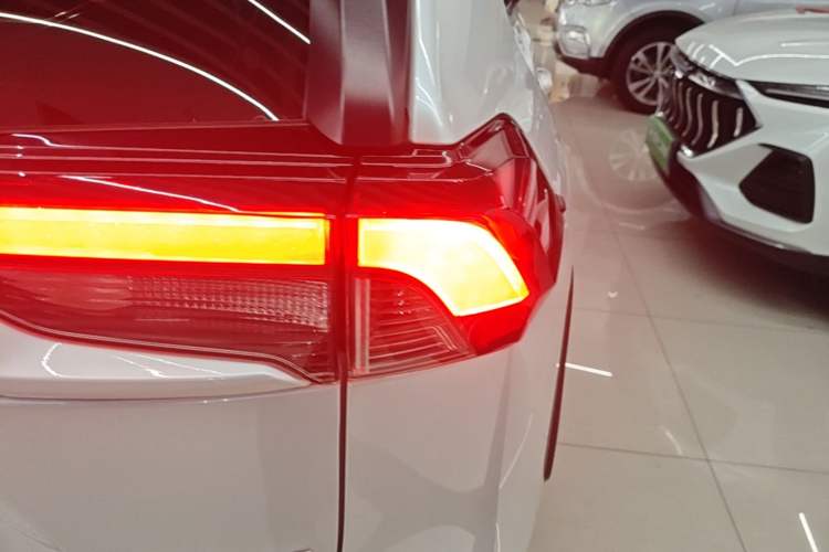Used Toyota RAV4 2023 2.0L CVT Two-Wheel Drive Fashion Plus Edition Right Rear Taillight