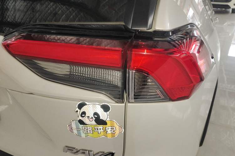 Used Toyota RAV4 2023 2.0L CVT Two-Wheel Drive Fashion Plus Edition Right Rear Taillight