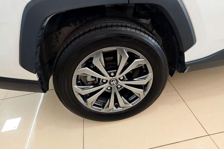 Used Toyota RAV4 2023 Dual-Engine 2.5L E-CVT Two-Wheel Drive Elite Plus Edition Right Rear Wheel Hub