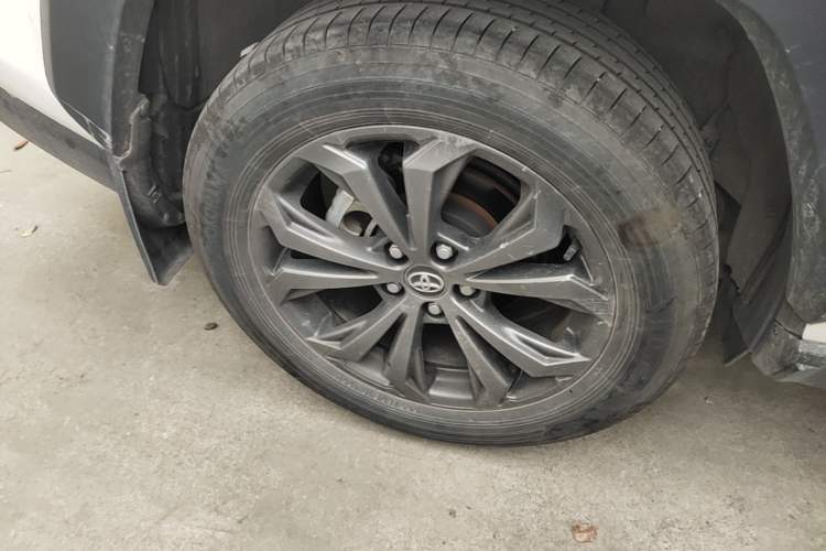 Used Toyota RAV4 2023 2.0L CVT 4x4 Explorer Plus Edition Right Rear Wheel Hub