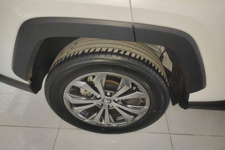 Used Toyota RAV4 2023 2.0L CVT Two-Wheel Drive Fashion Plus Edition Right Rear Wheel Hub