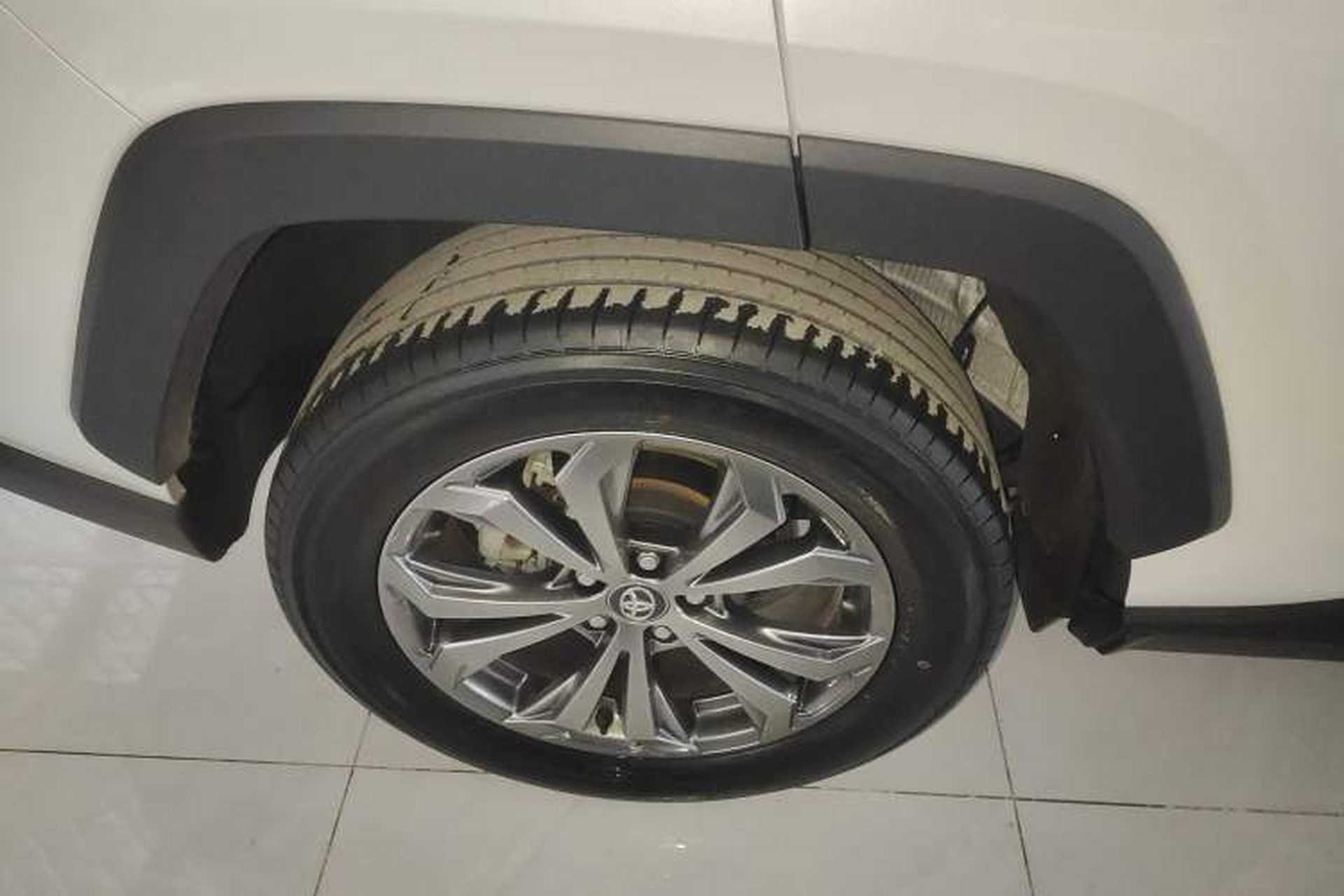 Used Toyota RAV4 2023 2.0L CVT Two-Wheel Drive Fashion Plus Edition Right Rear Wheel Hub