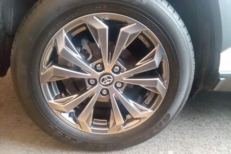 Used Toyota RAV4 2023 2.0L CVT Two-Wheel Drive Fashion Plus Edition Right Rear Wheel Hub