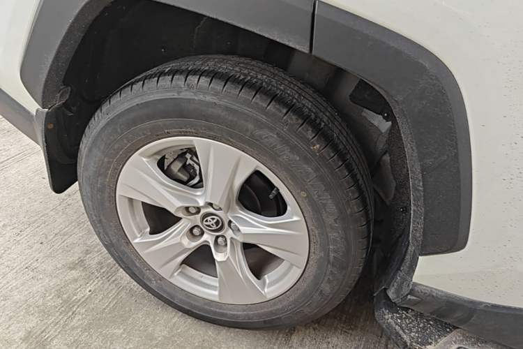 Used Toyota RAV4 2023 2.0L CVT Two-Wheel Drive Urban Edition Right Rear Wheel Hub