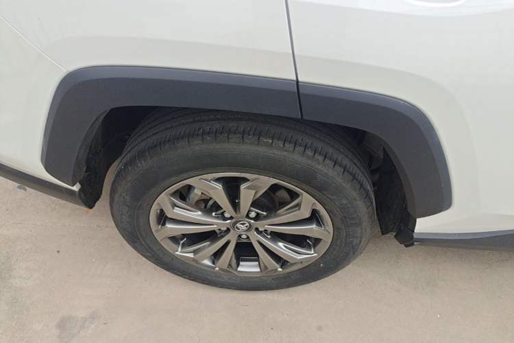Used Toyota RAV4 2023 2.0L CVT Two-Wheel Drive 20th Anniversary Platinum Edition Right Rear Wheel Hub