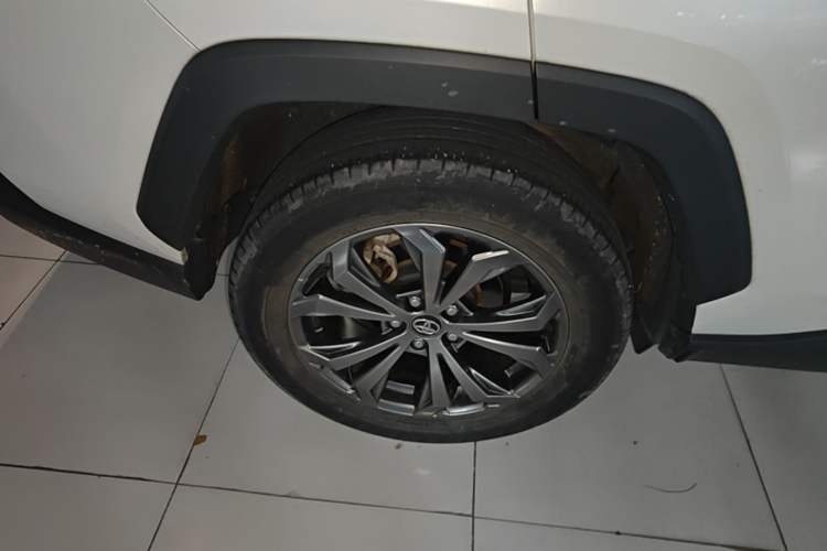 Used Toyota RAV4 2023 2.0L CVT Two-Wheel Drive Fashion Plus Edition Right Rear Wheel Hub