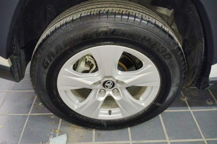 Used Toyota RAV4 2023 2.0L CVT Two-Wheel Drive Urban Edition Right Rear Wheel Hub