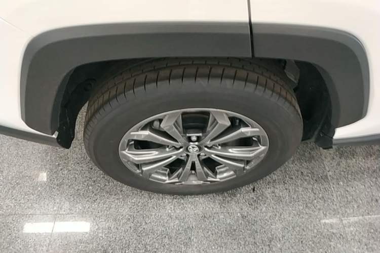 Used Toyota RAV4 2023 2.0L CVT Two-Wheel Drive Fashion Plus Edition Right Rear Wheel Hub