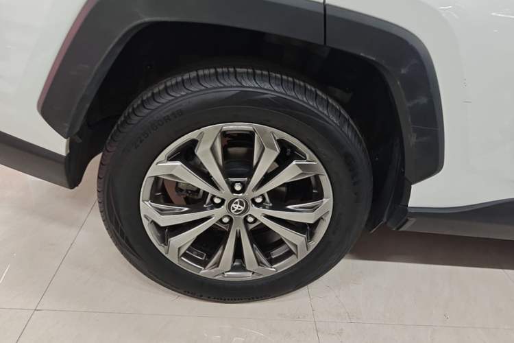 Used Toyota RAV4 2023 2.0L CVT Two-Wheel Drive Fashion Plus Edition Right Rear Wheel Hub