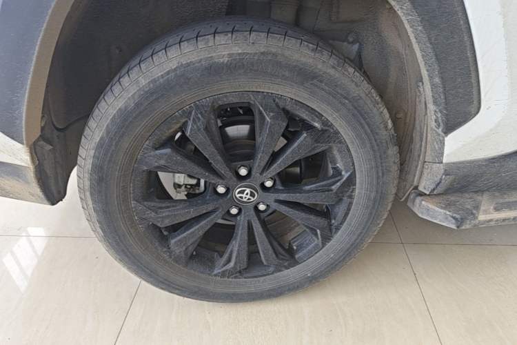 Used Toyota RAV4 2023 Dual-Engine 2.5L E-CVT Four-Wheel Drive Elite Plus Edition Right Rear Wheel Hub