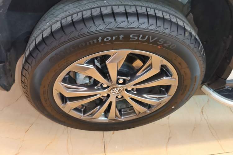 Used Toyota RAV4 2023 Dual-Engine 2.5L E-CVT Two-Wheel Drive Elite Plus Edition Right Rear Wheel Hub